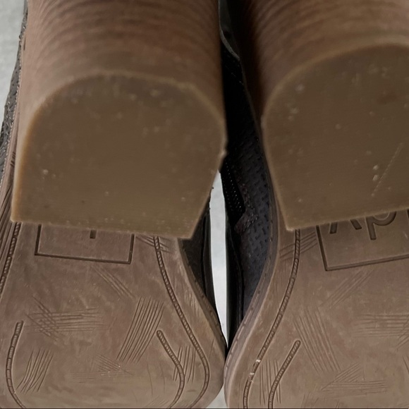 DV (Dolce Vita) Teisha size 7 1/2 Open Toe Taupe Block Style Heeled Shoes - Picture 16 of 16